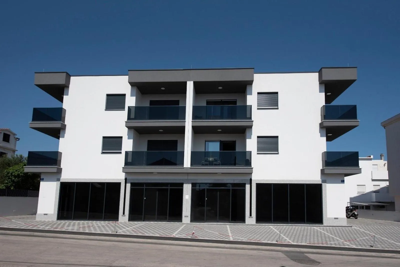 Apartments With A Parking Space Trogir - 24060